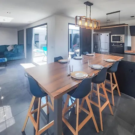Feriehus 3 Bedroom Stunning In